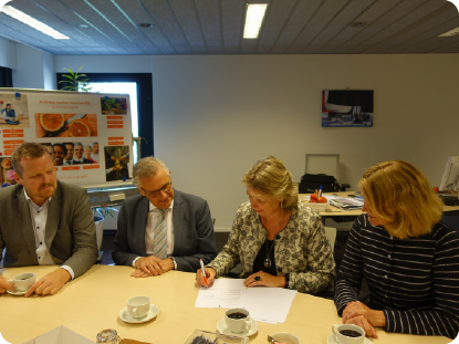 Ondertekening van de intentieverklaring rijksbreed roostersysteem door RBO RSO en P-Direkt op 24 september 2018